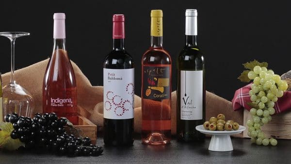  vinos blancos, rosados y tintos de varias denominaciones de origen (todas catalanas y españolas)